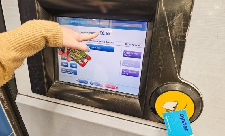 how to buy oyster card from machine