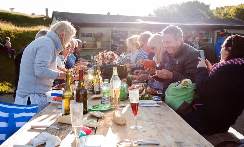 hidden hut feast nights